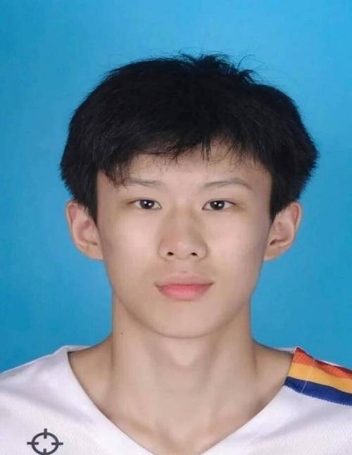 媒体人:希望李沂泽事件别以年轻人默默离开结束 球员是相对无辜的