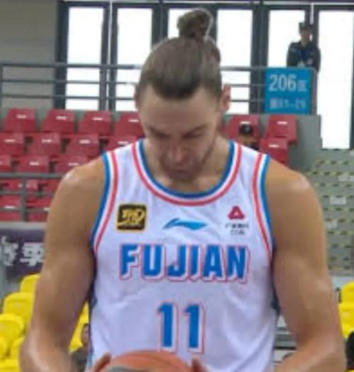 斯蒂尔：对浙江的三分球防守出现了很大问题 希望全队认真总结