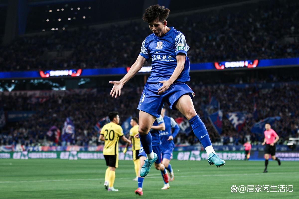 足球报：重压下申花面临赛程不利、伤病等问题，但球队很顽强