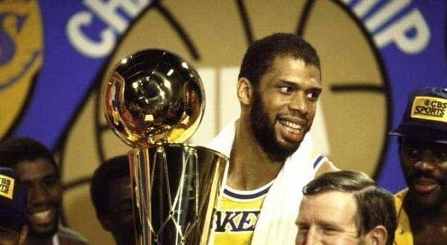 弗拉格谈最爱的2K历史先发阵容:魔术师+乔丹+科比+伯德+贾巴尔