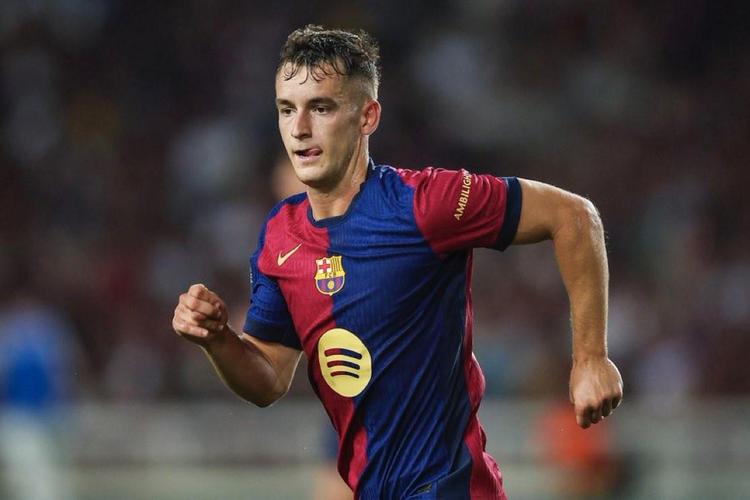 每体：卡萨多可能今夏离开巴萨，最可能去沙特+转会费约2000万欧