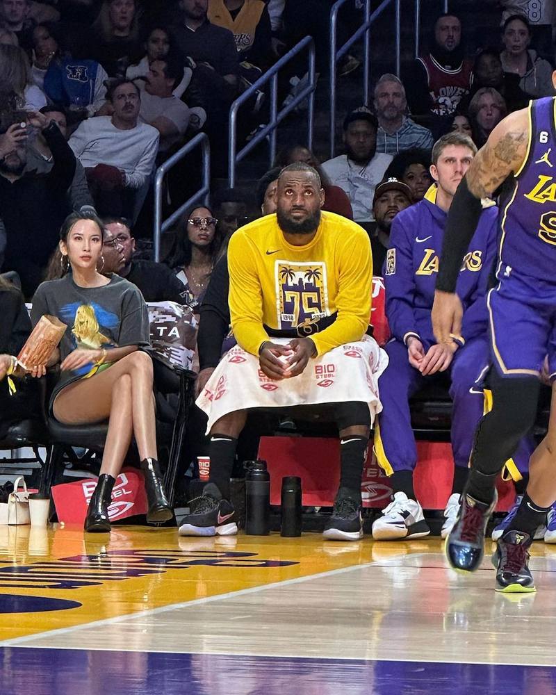 勒邦·占士遇上雷霸龙！NBA译名迷宫：同一球星 三种叫法~