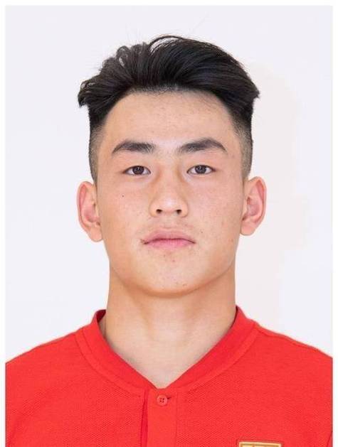 被直红罚下！杜月徵道歉：我的红牌导致球队被动，差点葬送胜利