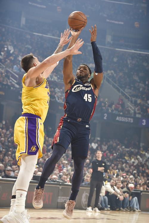 NBA彩经:湖人小胜爵士 快船击退勇士 开拓者大胜国王掌握主动