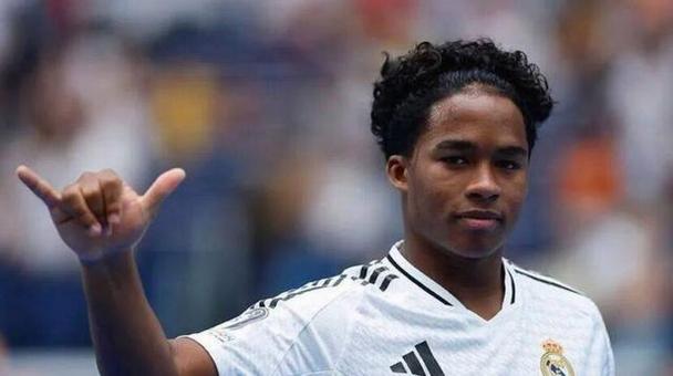 6球6助！恩德里克成冬窗设立来，第二位首赛季为里昂参与12球球员