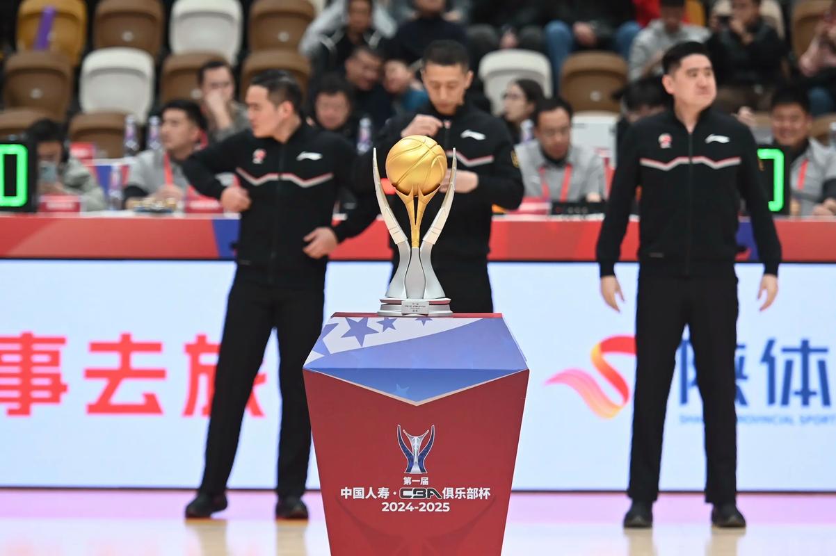 上海锁定常规赛冠军 上一次是在2001-02赛季&当年姚明率队夺首冠