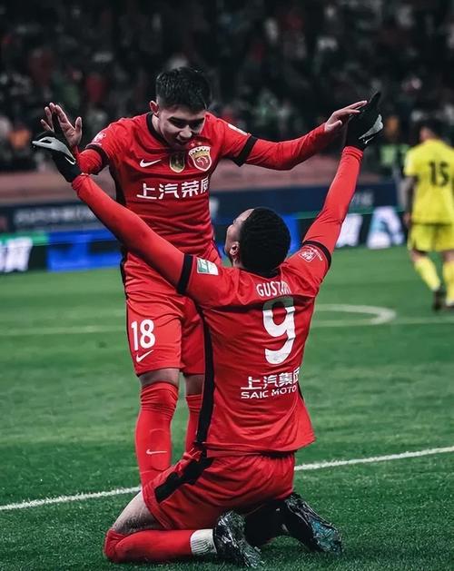 体坛王晓瑞:海港伤兵满营谁之过 穆帅没了左膀右臂