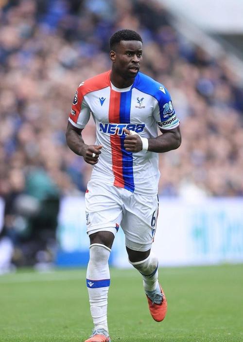 这钱花得值!25岁格伊冬窗救火曼城英超9战不败 周薪25万稳坐主力