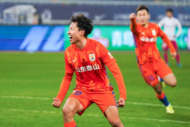 宋龙回应找基莱斯庆祝:他一直在用西班牙语骂我想激怒我