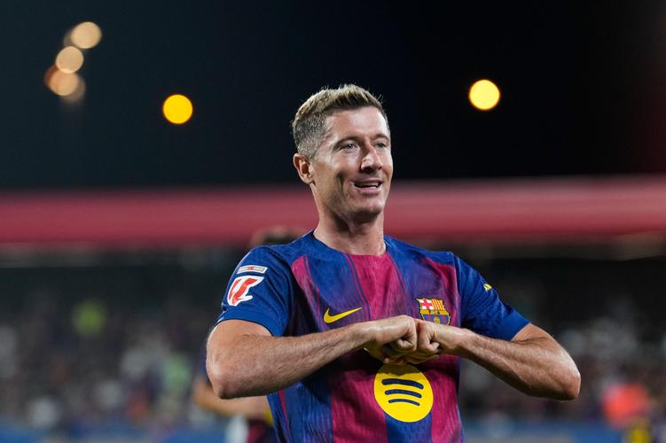 每体：弗里克执教下巴萨19次逆转比分，54次至少净胜两球