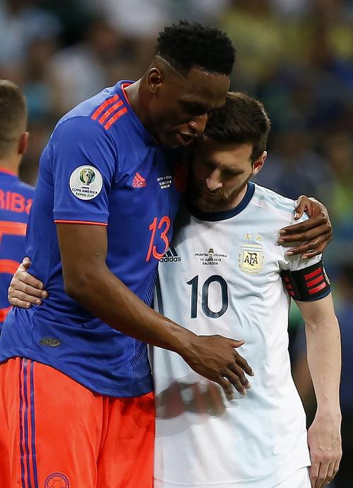 出击失误送礼导致球队输球，王国明社媒致歉：对不起