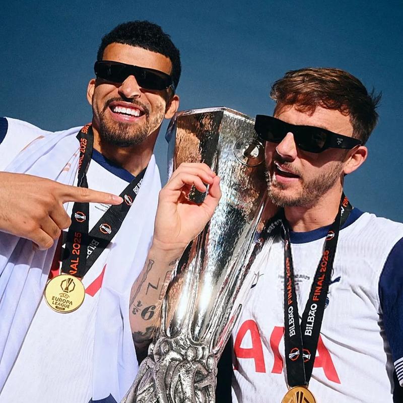 今日趣图：枪手还在为争冠绞尽脑汁时，热刺明年英冠冠军已经稳了