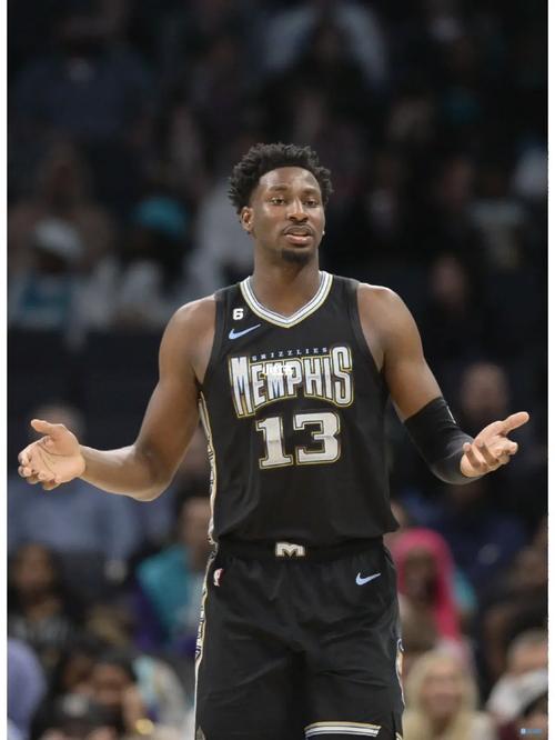 还是替补合适？舍什科本场数据：3射3正，6次成功对抗，评分6.7分