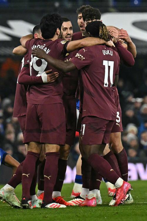 记者：拜仁、曼城等多队有意小将艾希霍恩，法兰克福基本争夺无望