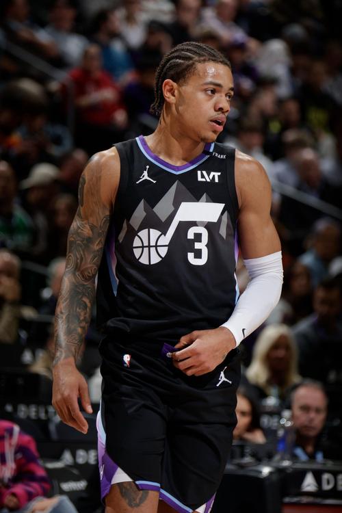 乔治：我们必须提升防守强度 我现在能百分百健康打球体验太好了