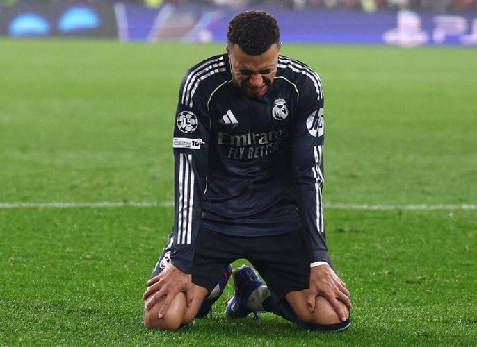 队报:姆巴佩带伤备战拜仁,将缠上绷带出场