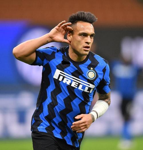 都体:尤文计划签下那不勒斯中场洛博特卡,同时想签格雷茨卡