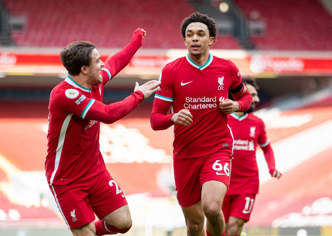 德天空：布莱顿关注弗赖堡门将阿图伯鲁，球员预计今夏或明年离队