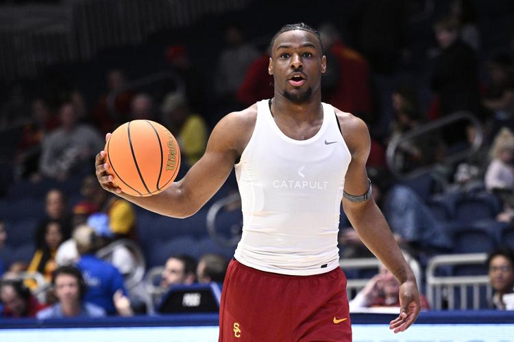 阿里纳斯:雄鹿众将未打出天赋 别随意抹杀里弗斯的执教履历