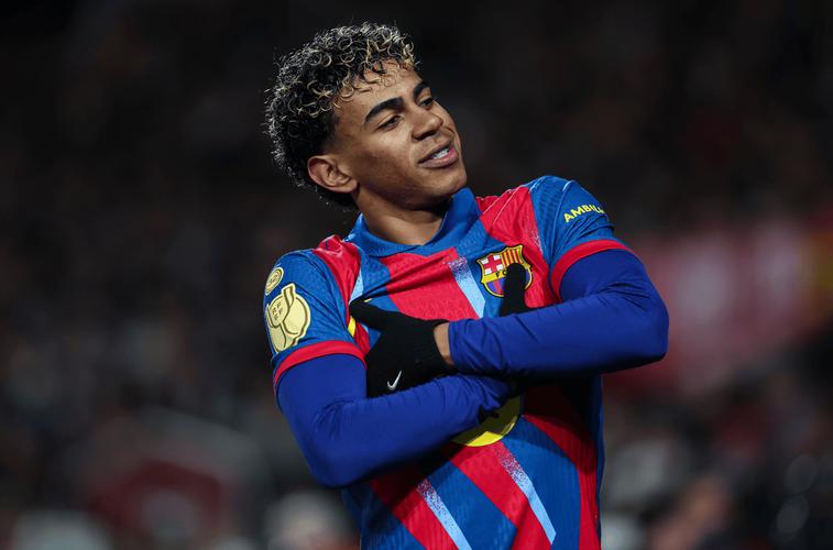 马卡：巴萨抱怨草坪问题，马竞高层认为这是客队试图施压的手段