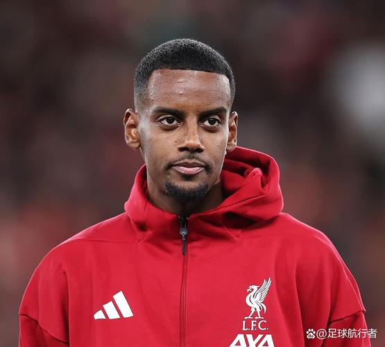 斯洛特：埃基蒂克情况不妙，输球很难，我们这赛季伤了太多人了