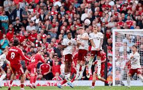 维尔茨本场数据：4次关键传球，1射0正，2次抢断，评分6.8分