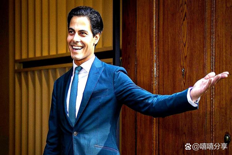 记者：预计兰帕德不会加入樱桃选帅竞争，佩雷斯是考虑的人选之一