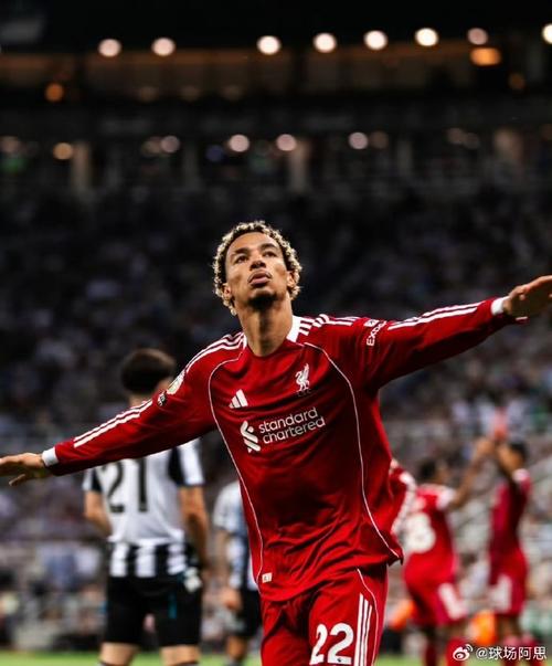 埃基蒂克疑似跟腱重伤！若确认将无缘世界杯，红军争5同样受重创