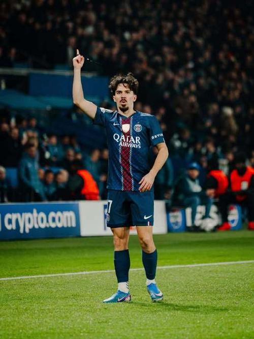 维蒂尼亚:很高兴连续3年进入欧冠半决赛,球队展现了成熟的一面