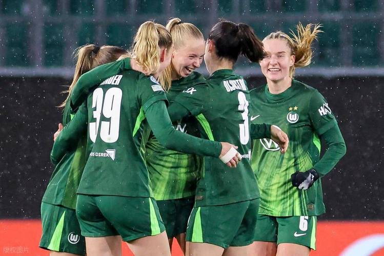 欧足联俱乐部赛事年商业收入将破10亿欧元,两项全球赞助即将敲定