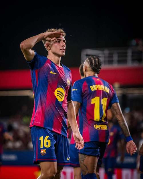 前裁判：无论是否有意，费尔明被穆索踢到脸部都应该被判点球