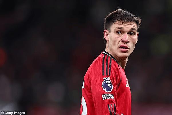 太阳报谈卡里克失误：派乌加特首发、半场落后两球却迟迟不调整