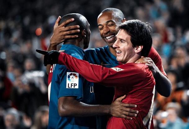 亨利：这支巴萨迫切需要世界级后卫，不改变未来十年欧冠无望