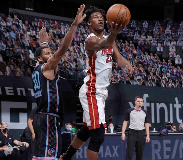 诺维茨基:三球对热巴犯规的漏判是不幸的巧合 但热火有机会赢球