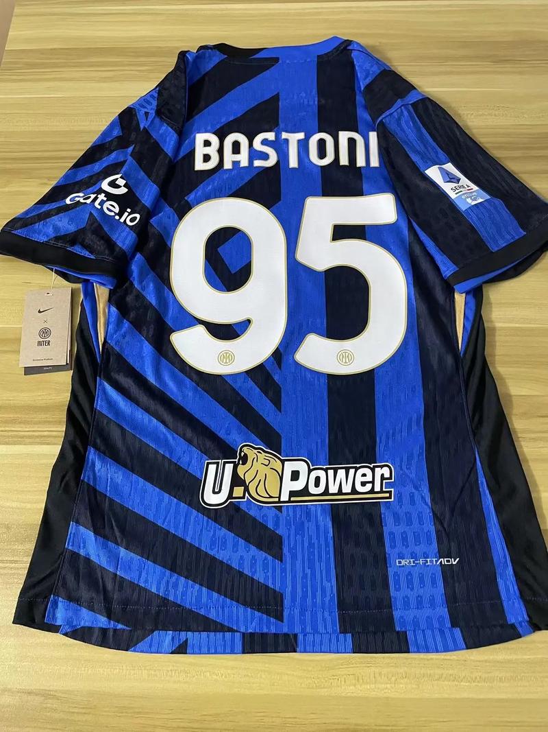 贝尼特斯:国米后防和中场年龄大但锋线成熟 期待新鲜血液的注入