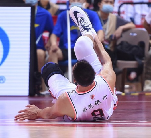 重伤！RMC：埃基蒂克确定因伤无缘世界杯，今日预计确认跟腱断裂