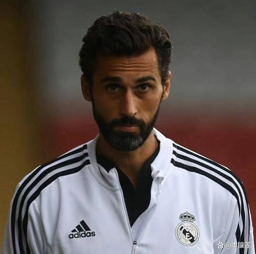 阿韦洛亚：红牌终结了比赛悬念，比赛正白热化突然就结束了