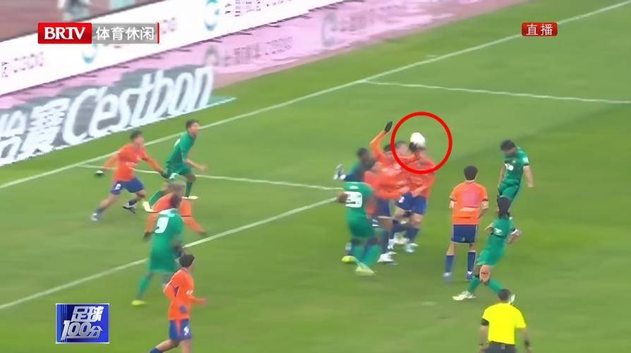 硬刚！BRTV连发2条视频质疑足协评议，慢放韦世豪犯规后爆粗口型