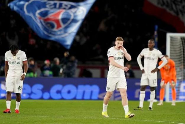 头槌扳平！帕夫洛维奇社媒晒庆祝照：欧冠之夜，安联的氛围太棒了