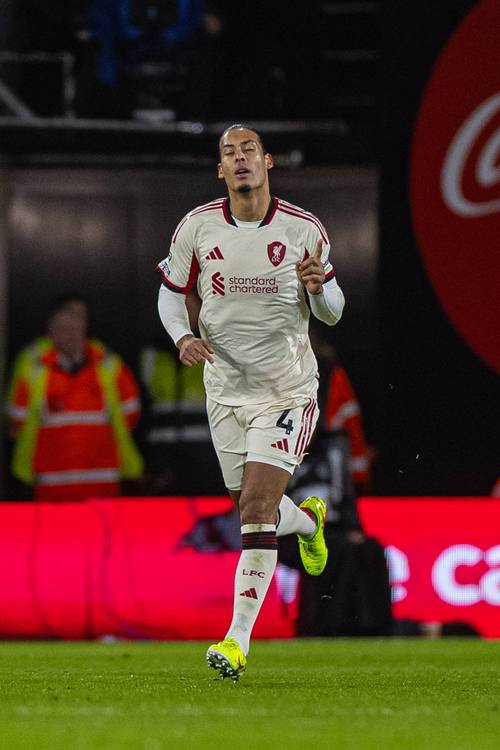 英媒:塞内西确定自由身离开伯恩茅斯,利物浦等多队对他有意