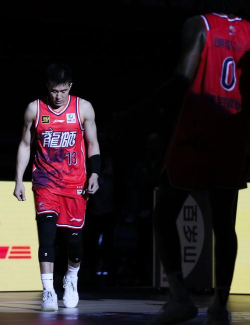 吴庆龙：郭艾伦是十足的“球痴” 他的成功绝非偶然