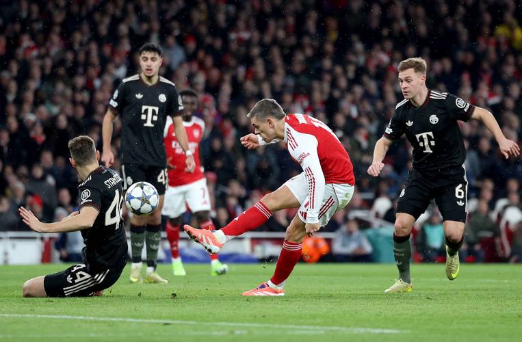 佩蒂特：从整体实力上来看，我认为拜仁和巴黎都要强于阿森纳