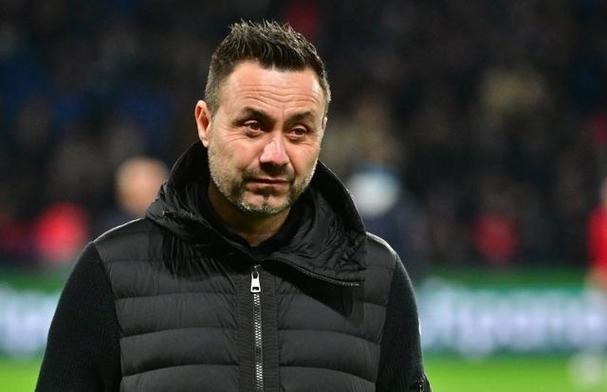 电讯报：德泽尔比组织全队团建活动，希望球员们之间多交流