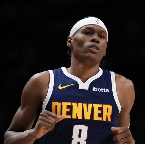 阿德尔曼：希望沃特森和琼斯G1能打 目前两人只参加了无对抗训练