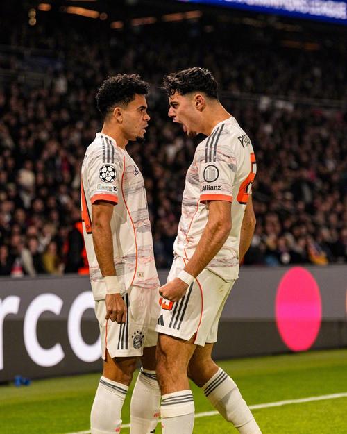 客战巴黎谁替代孔帕尼指挥？图片报：定位球教练丹克斯最可能代理