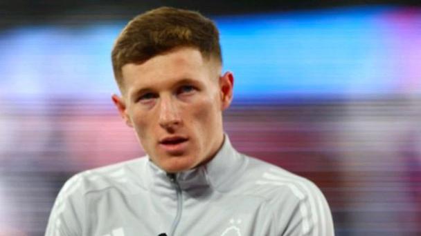 诺丁汉森林官方：埃利奥特·安德森因母亲去世，将缺席今晚比赛