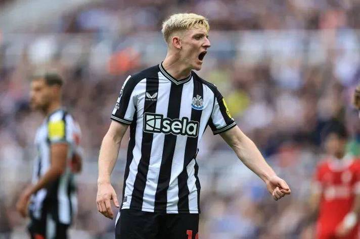 太阳报：阿森纳视戈登为首选并领跑争夺战 还考察了挪威16岁中场