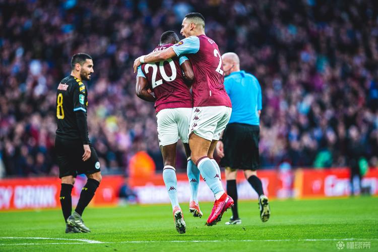 记者：罗马、维拉、布莱顿有意20岁后腰阿塞科，拜仁要价约1200万