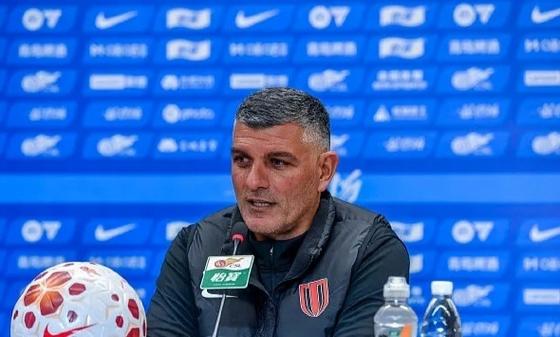 阿洛伊西：费利佩明天会首发，他一直在训练保持状态