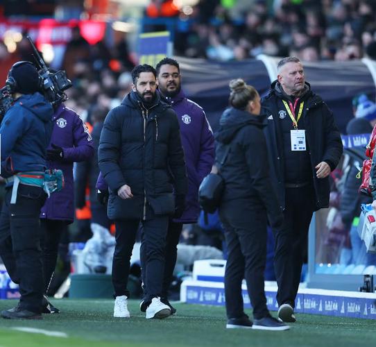 记者：皇马方面没有联系穆里尼奥，也不想寻找小法这样的少帅